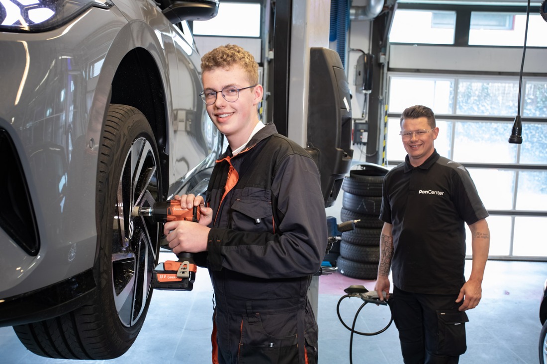Levensecht leren in de garage van Pon Center